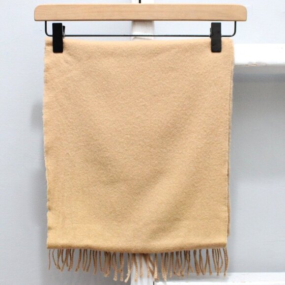 Nieman Marcus Vintage Crest Embroidered Tan Lambswool Rectangle Fringed Scarf - Picture 2 of 5